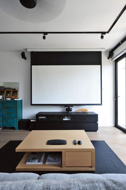 Simple Steps and Decorations to Turn a House Room Into a Cinema Hall