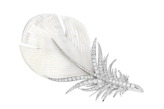 Diamond Brooch Models For The Bride