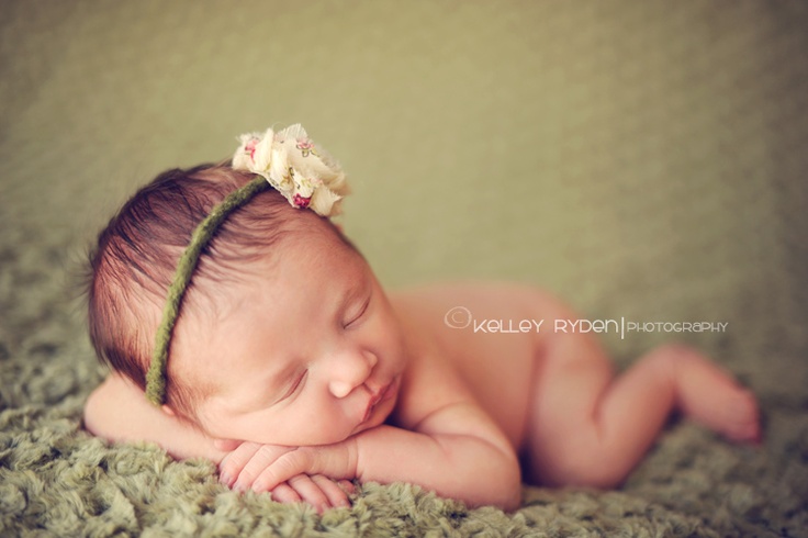 30 Adorable Newborn Babies’ Photographs