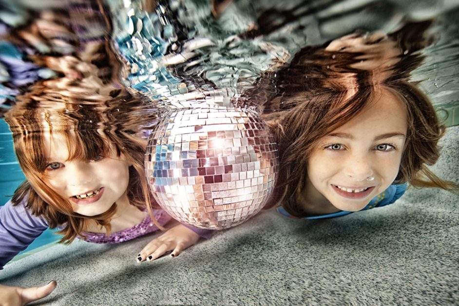 Breathtaking Photos of Children Underwater Taken by Adam Opris