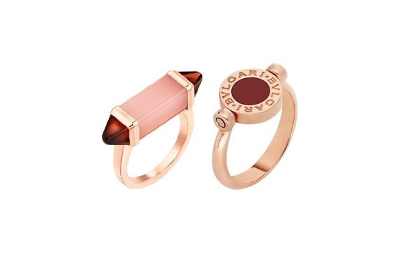 Models of Rings Inlaid With Agate Stone