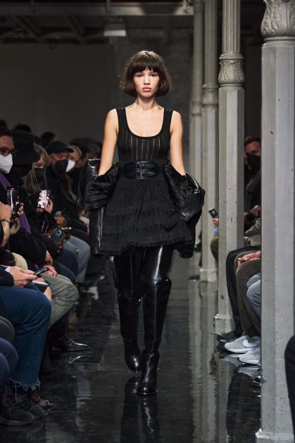 3 Black Looks From the Stage of the Fall-Winter 2022 Shows

