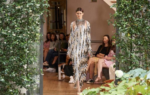 Glamorous Evening Gowns From the Fall 2022 Haute Couture Catwalks