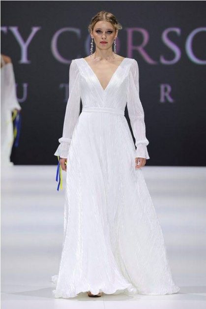 V-Neck Wedding Dresses from Spring Summer 2023 Shows