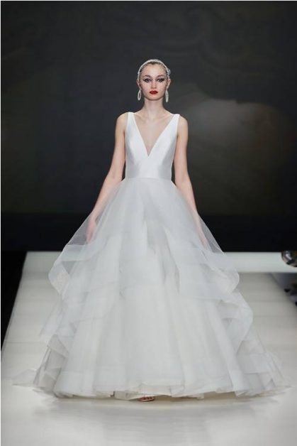 V-Neck Wedding Dresses from Spring Summer 2023 Shows