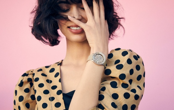Add an Attractive Touch of Color to Your Watch
