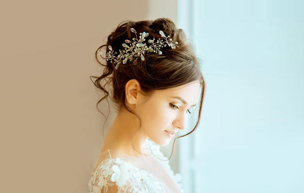 Unconventional Hairstyles for Bride 2023