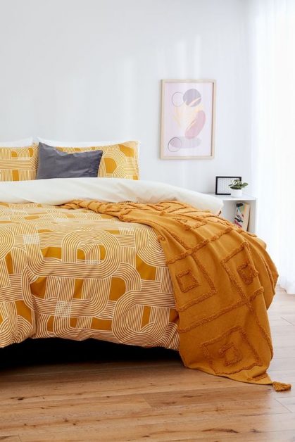 Ideas to Give Bedding a Seasonal Touch In the Fall