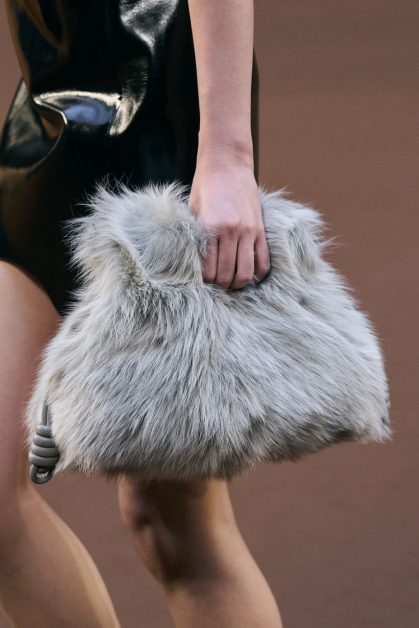 The Most Beautiful Models of Fur Bags, the Main Choice in Winter 2023