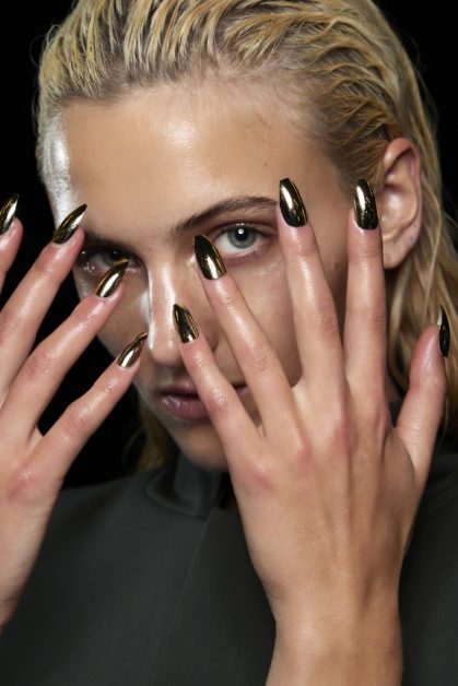 5 Manicure Colors that Every Woman Needs in the Fall 
