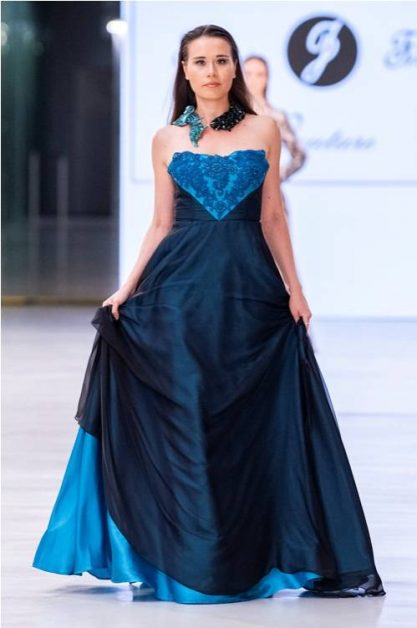 Engagement dresses in Navy Color from the Latest Fashion Shows 2022