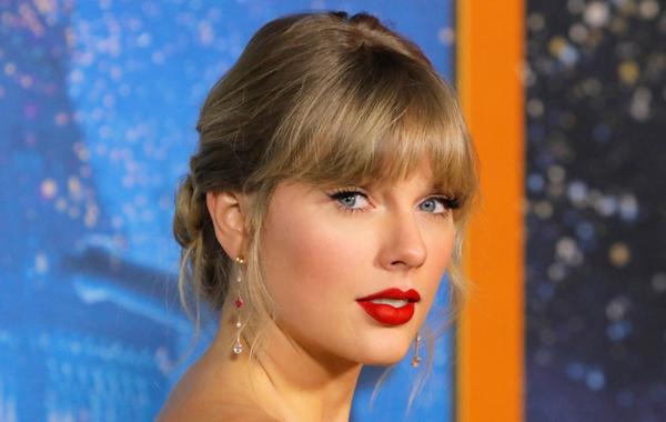 Learn About the 8 Amazing Homes that Taylor Swift Owns