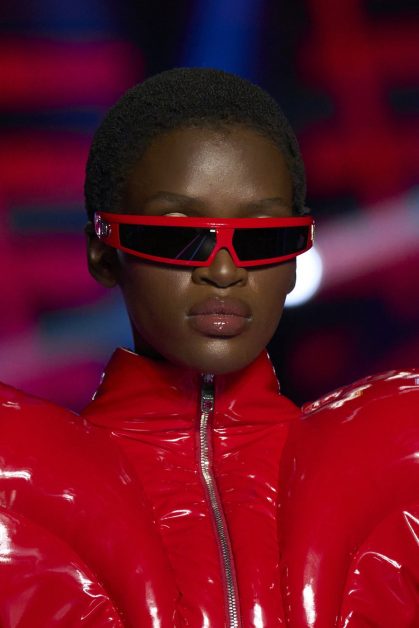 Red Sunglasses Are the Latest Fashion Fall-Winter 2022-2023