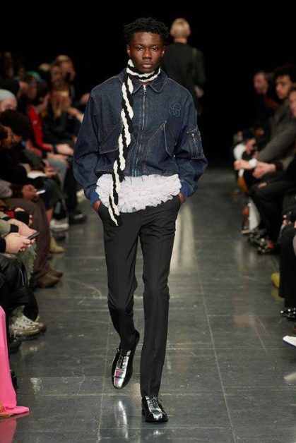 A Warm and Elegant Look with Scarves to Suit All Tastes