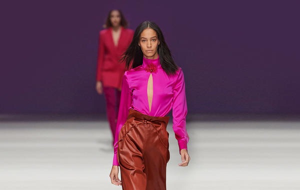 Ways to Coordinate Leather Pants 2023