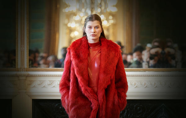 How Did the International Role Present the Red Coat in the Winter Shows? - Shiny Eve
