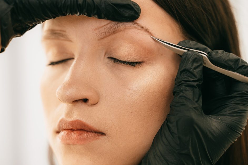 Unlock 6 Secrets to Thicker Eyebrows: A Comprehensive Guide