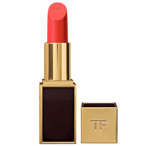 Summer's Hottest Lipstick Trend: Coral Shades for a Stunning Look!
