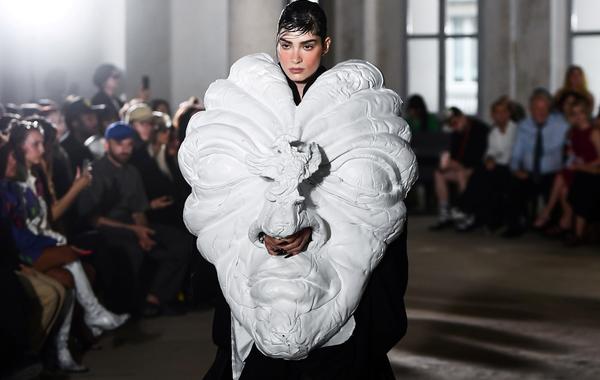 Mesmerizing Haute Couture Trends: A Showcase of Artistic Masterpieces in 1st Day