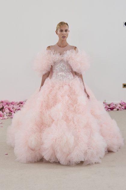 Elegance Redefined: Discover the Show-Stopping Evening Dresses of Fall 2023