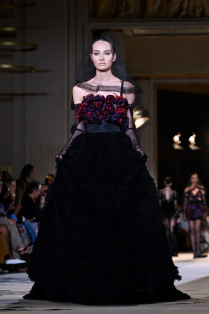 Contrasting Elegance: Highlights from Paris Haute Couture Week 2023-2024 in 3rd Day