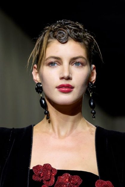 Fall/Winter 2023-2024 Beauty Trends: Insights from Paris Haute Couture