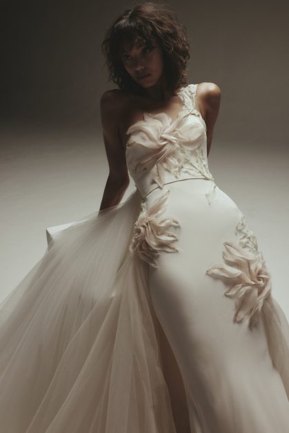 2023 Bridal Fashion: Embrace the Romance of Rose-Embroidered Wedding Dresses