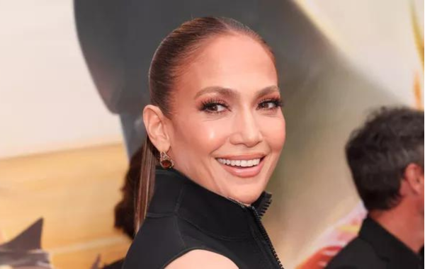 Jennifer Lopez's Chic Street Style: Masterclass in Neutrals
