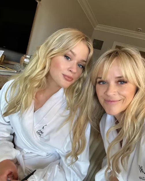 Reese Witherspoon and Daughter Ava: Summer's Twinning Duo
