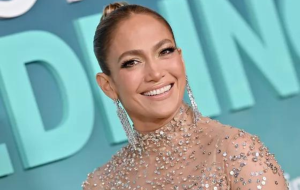 Jennifer Lopez Slays in Ankle-Breaking Platform Heels