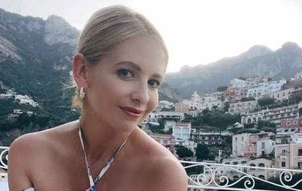 Sarah Michelle Gellar: From Vampire Slayer to Swimwear Trendsetter!