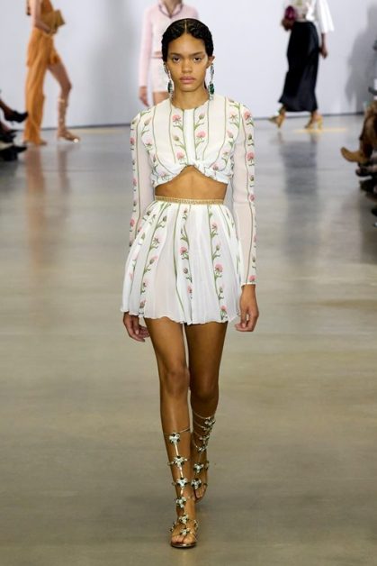 Floral Elegance for Summer: The Hottest Short Skirt Trends of 2023