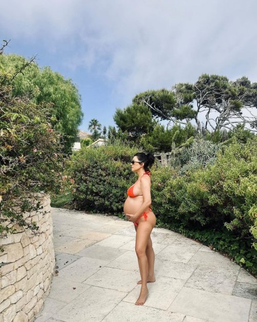 Kourtney Kardashian-Barker Flaunts Baby Bump in Sizzling Bikini: A Celebration of Motherhood