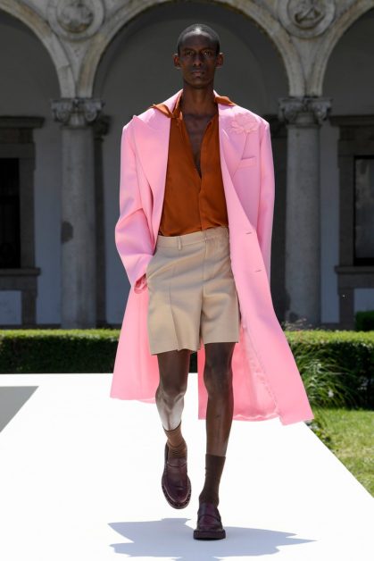 Spring 2024 Fashion Forecast: Bold Shoulders Take Center Stage in Menswear