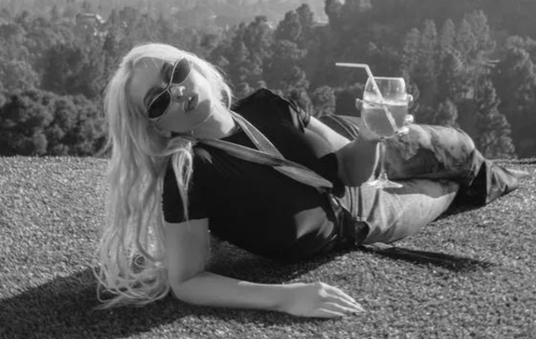 Christina Aguilera's Y2K Style Revival: Embracing TRL Glamour
