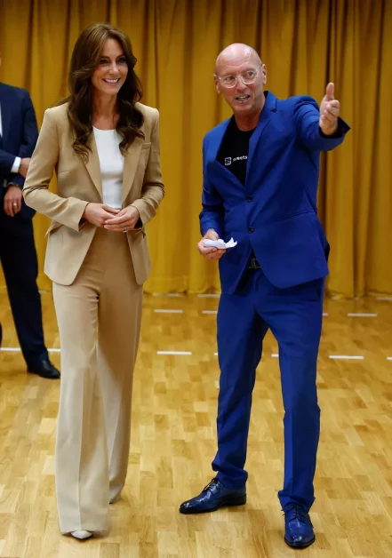 Kate Middleton's Stylish '70s Twist: The Flared Pantsuit Phenomenon