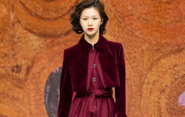 Burgundy Bliss: Unveiling the Chicest Fashion Trends for Fall