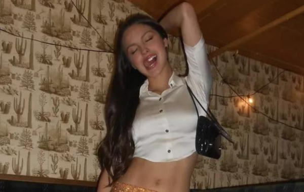 Olivia Rodrigo's Style Triumph: Recreating '90s Runway Magic