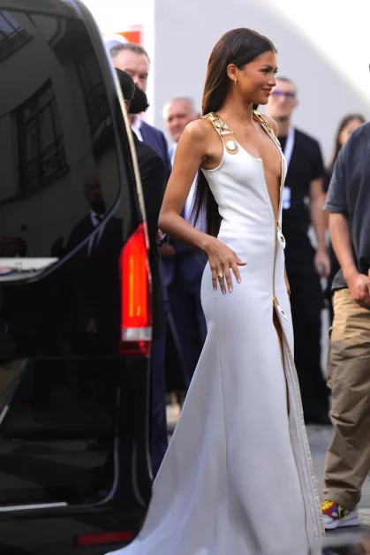 Zendaya's White Hot Fashion Moment at Paris Fashion Week