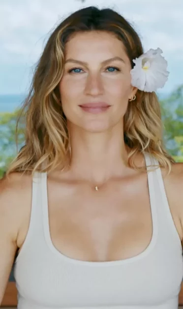 Gisele Bündchen: Embracing Natural Beauty and Connecting with Nature