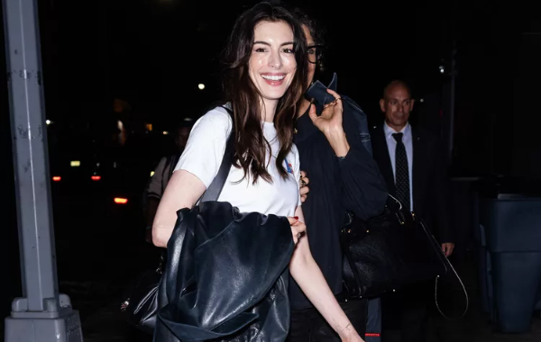 Anne Hathaway's Fashion Statement: Bid Farewell to Skinny Jeans